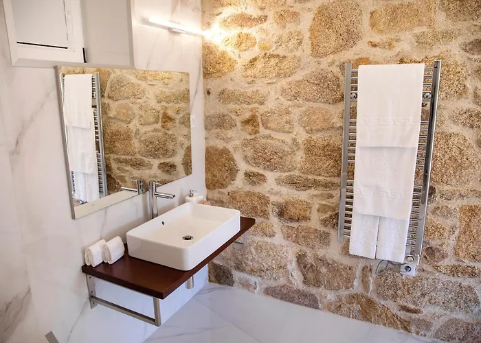 Vila Altiva - Casas De Selim